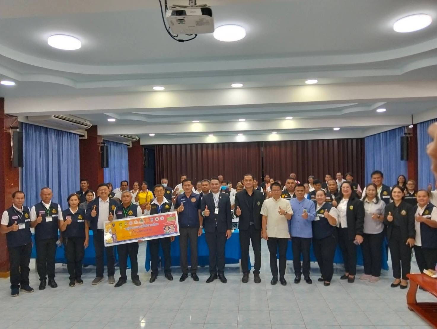 พช.เมืองนครราชสีมา : ขับเคลื่อนหมู่บ้านรณรงค์ไม่ขายเสียงให้กับศูนย์ส่งเสริมพัฒนาประชาธิปไตย